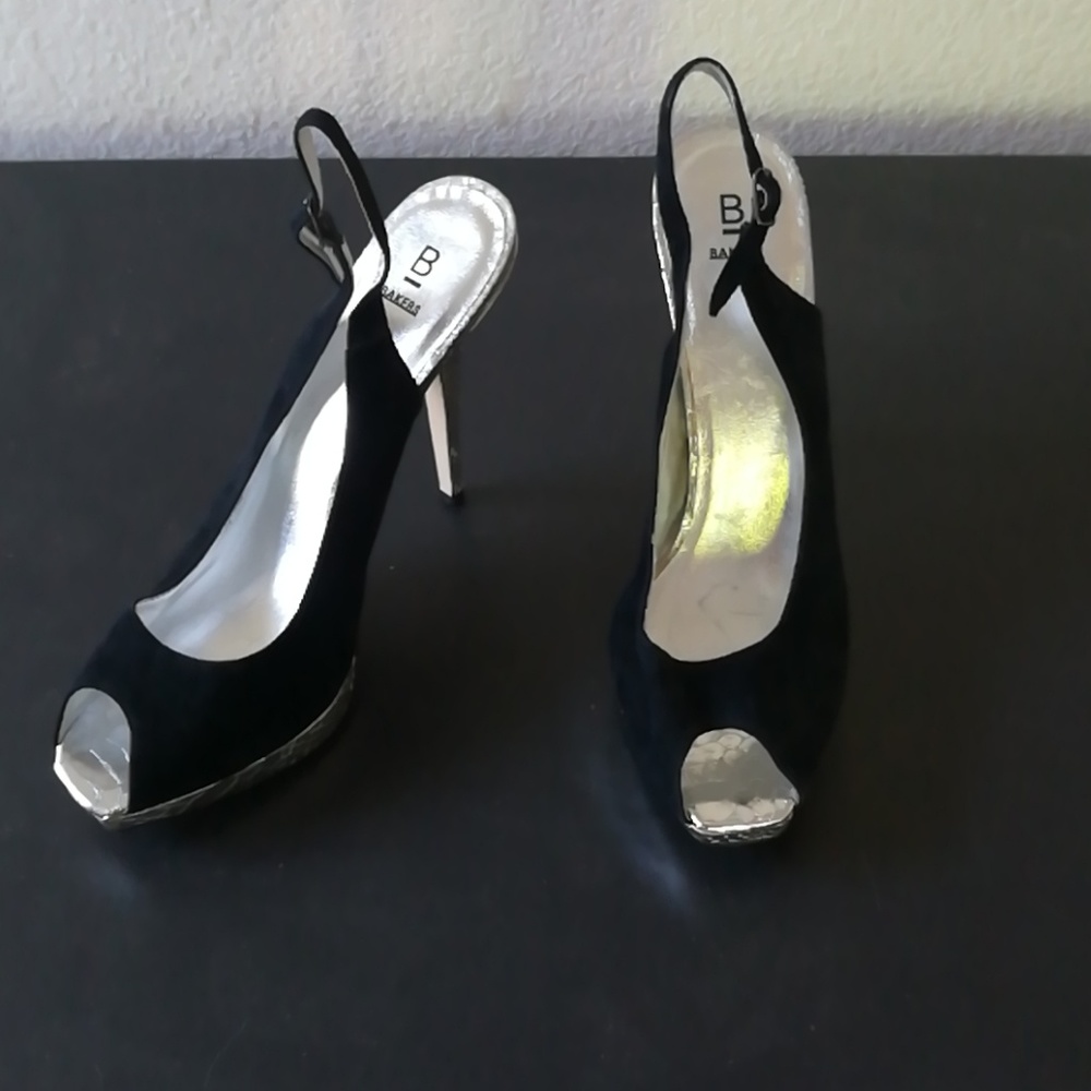 Peep toe platform slingbacks.